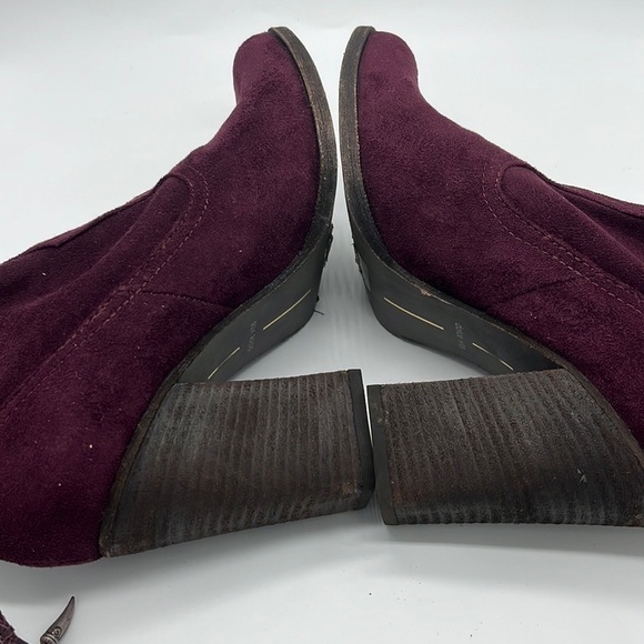 Dolce Vita Casee Maroon Purple Tie Back Suede Heeled Sock Booties Size 9 - Picture 12 of 16